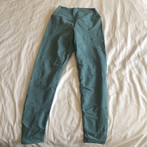 Balance Athletica’s OG Pant in Size Medium